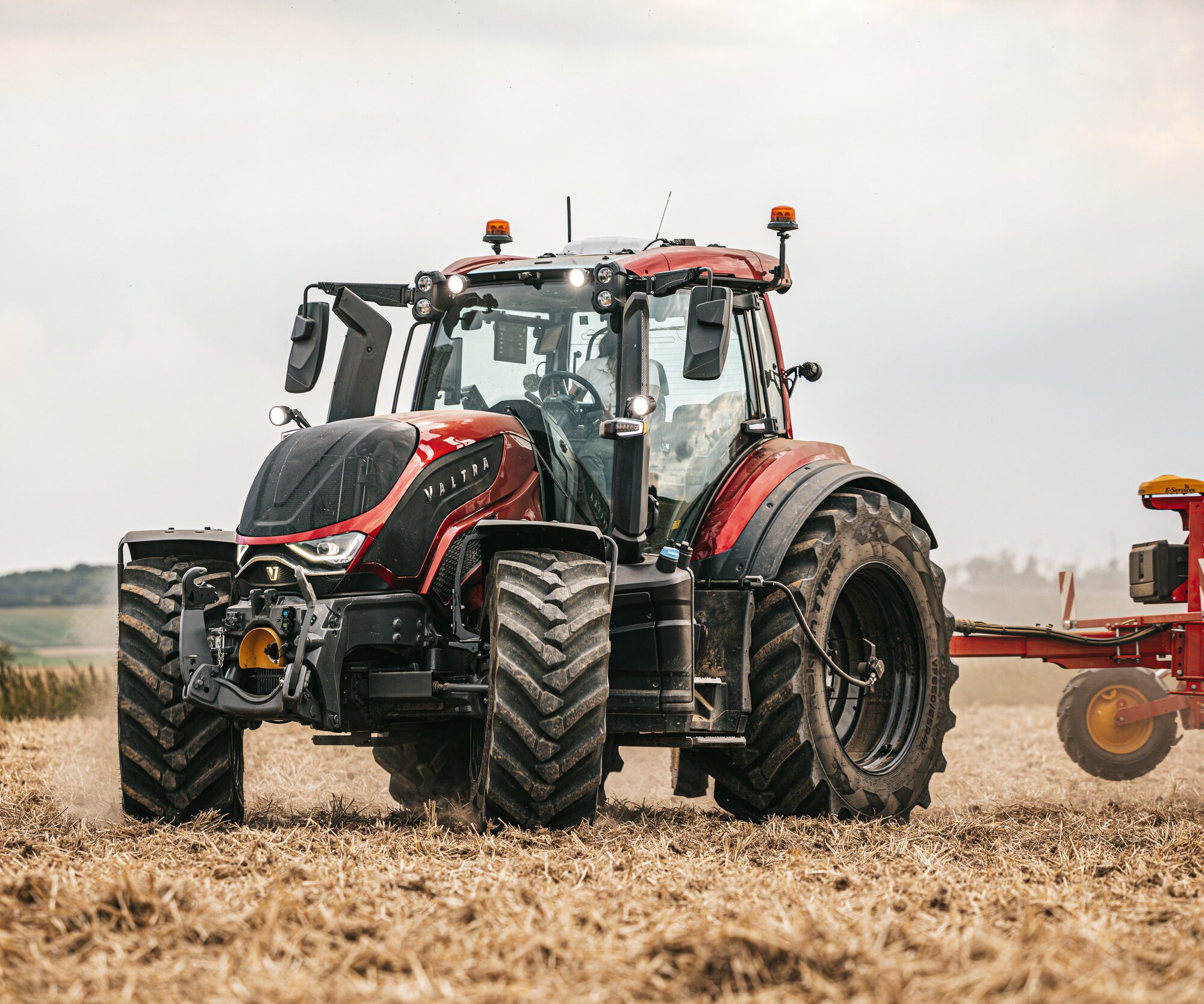 Nieuwe Valtra T: 7,5 liter motor, 10-traps powershift en nieuwe bediening | LandbouwMechanisatie Nieuwe Valtra T: 7,5 liter motor, 10-traps powershift en nieuwe bediening | LandbouwMechanisatie