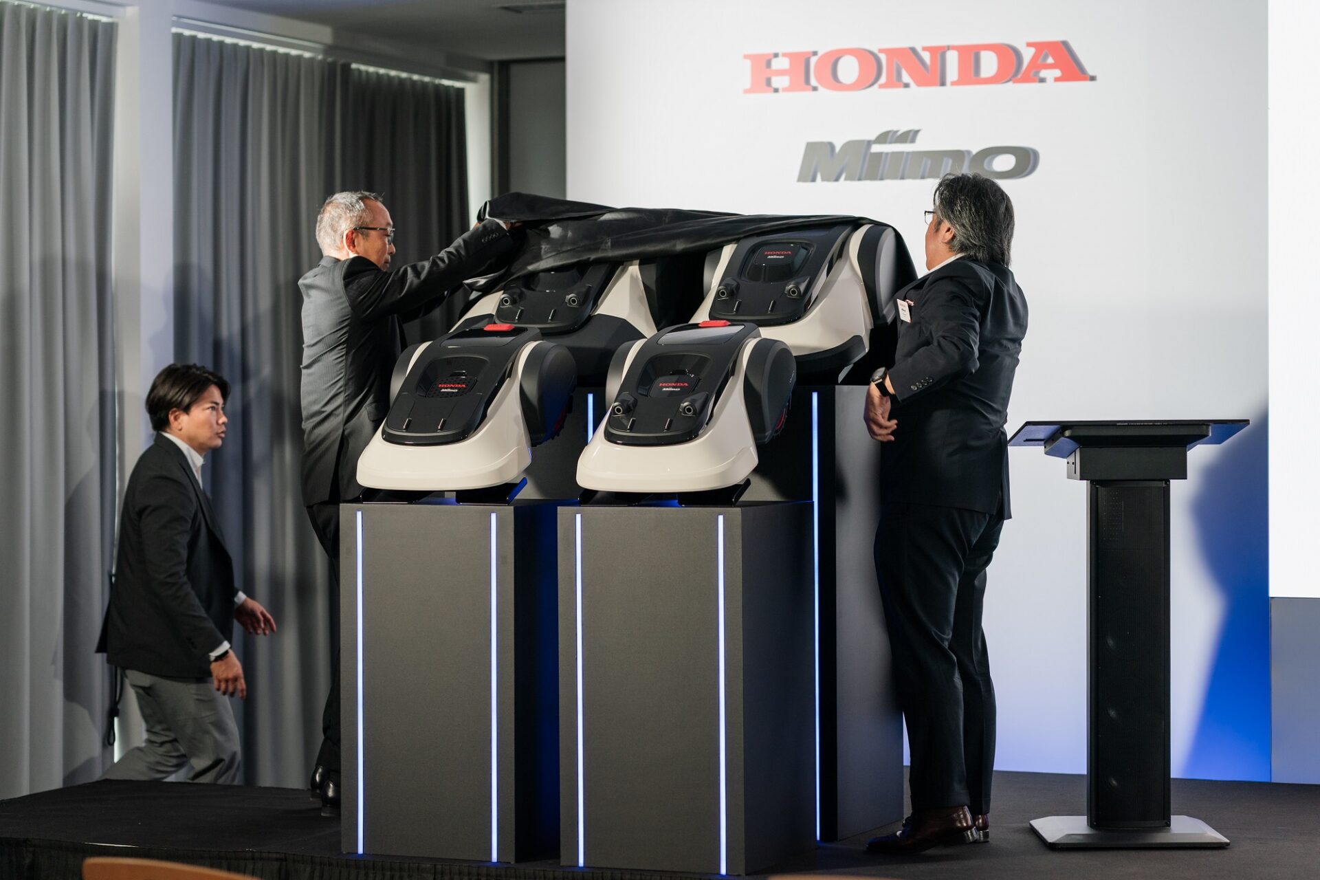 Ook Honda laat nieuwe robots maaien met behulp van rtk-gps | Tuin en Park Techniek