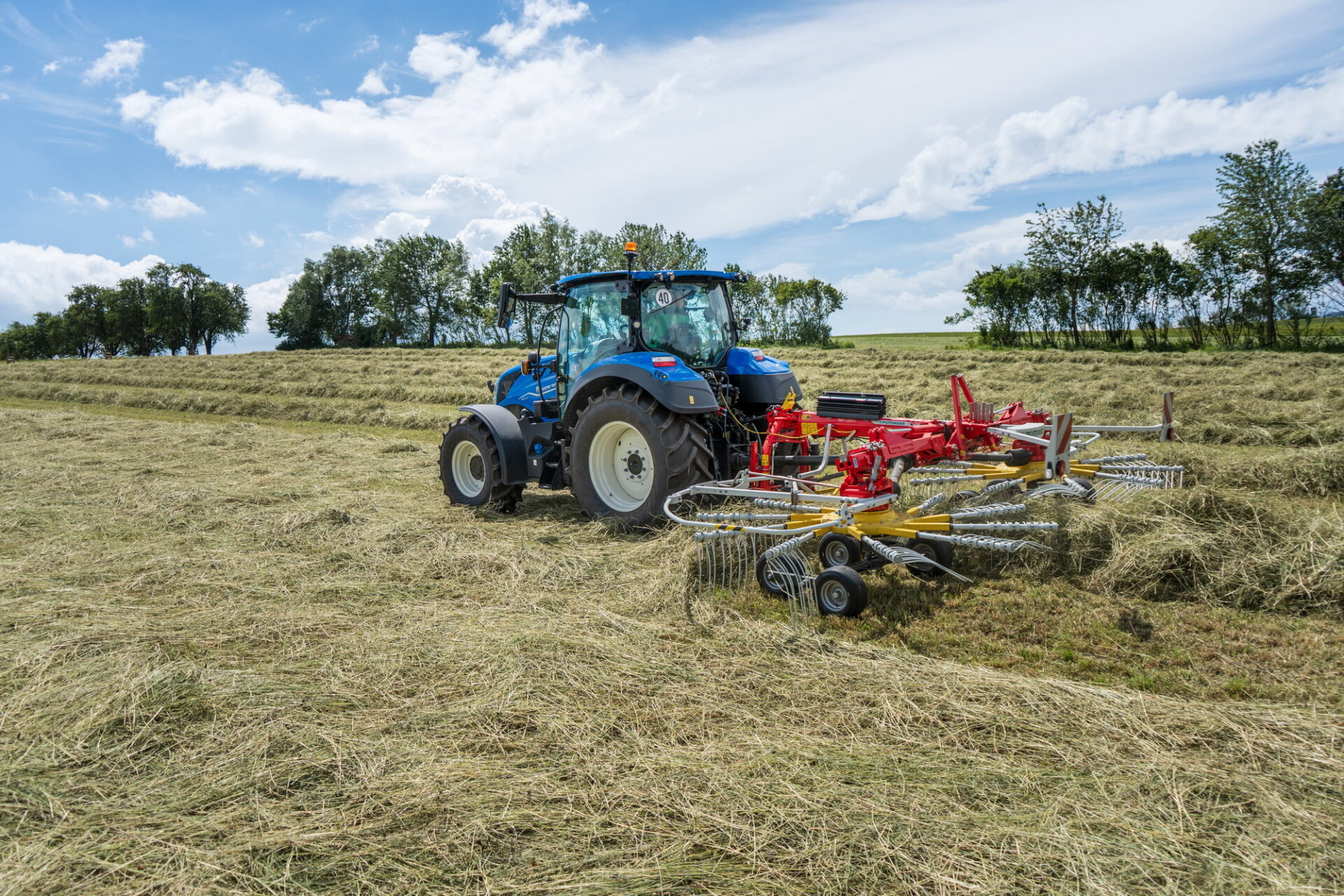 Pöttinger introduceert kleine dubbele rotorhark zonder chassis | Veehouderij Techniek