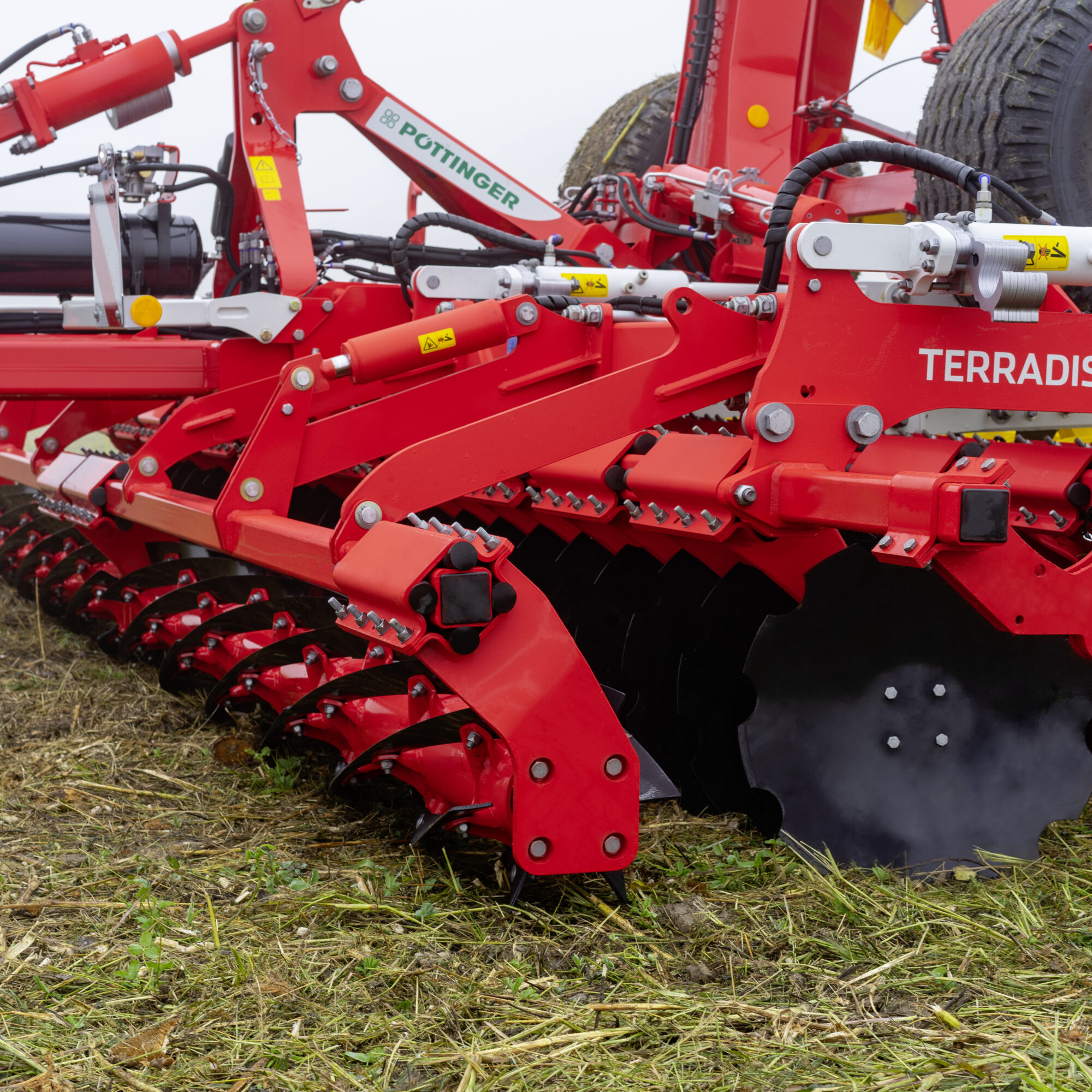 Pöttinger introduceert messenbalk op schijveneg | LandbouwMechanisatie