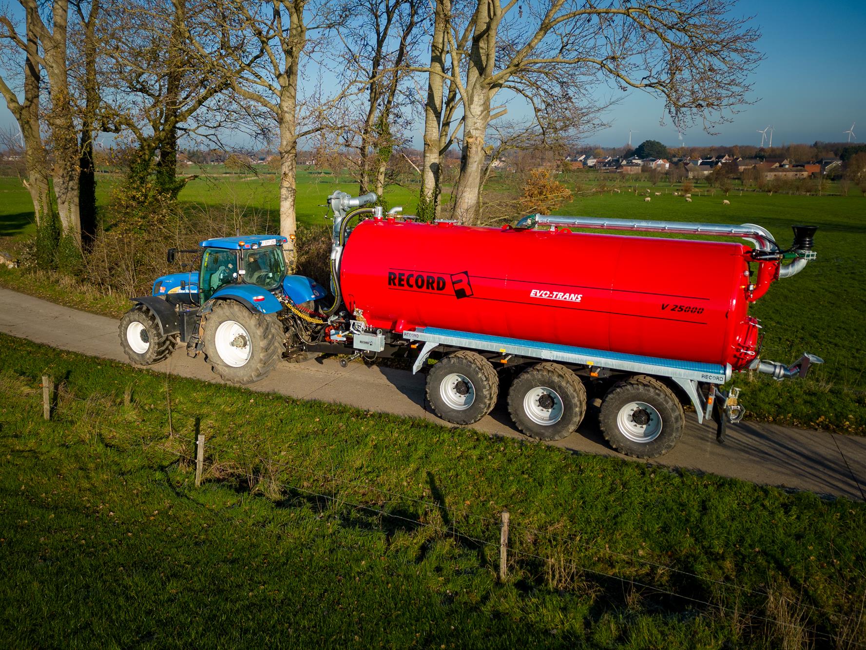 Record trailers introduceert nieuwe transporttank | Veehouderij Techniek