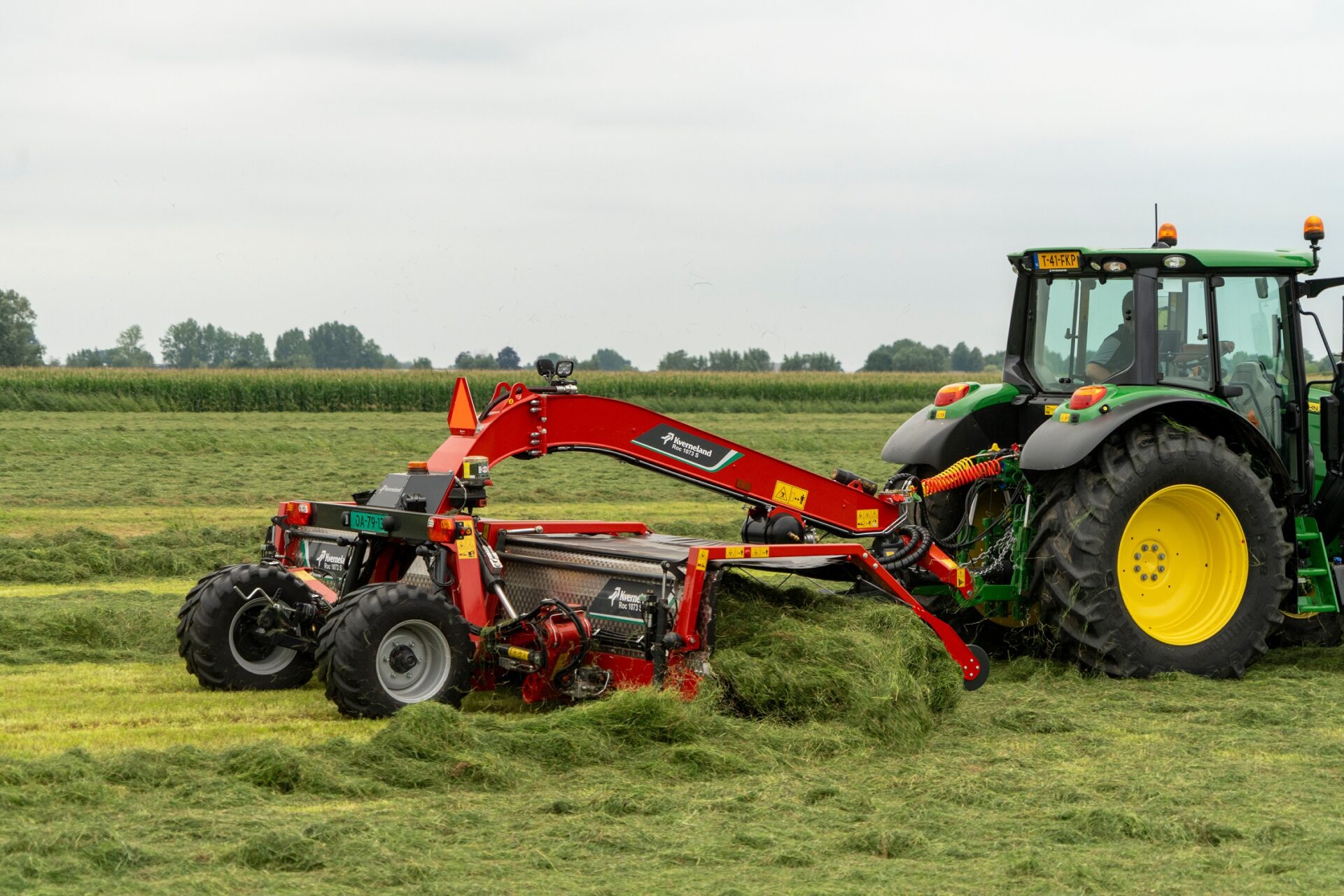 Rode bandharken van Kverneland | Veehouderij Techniek