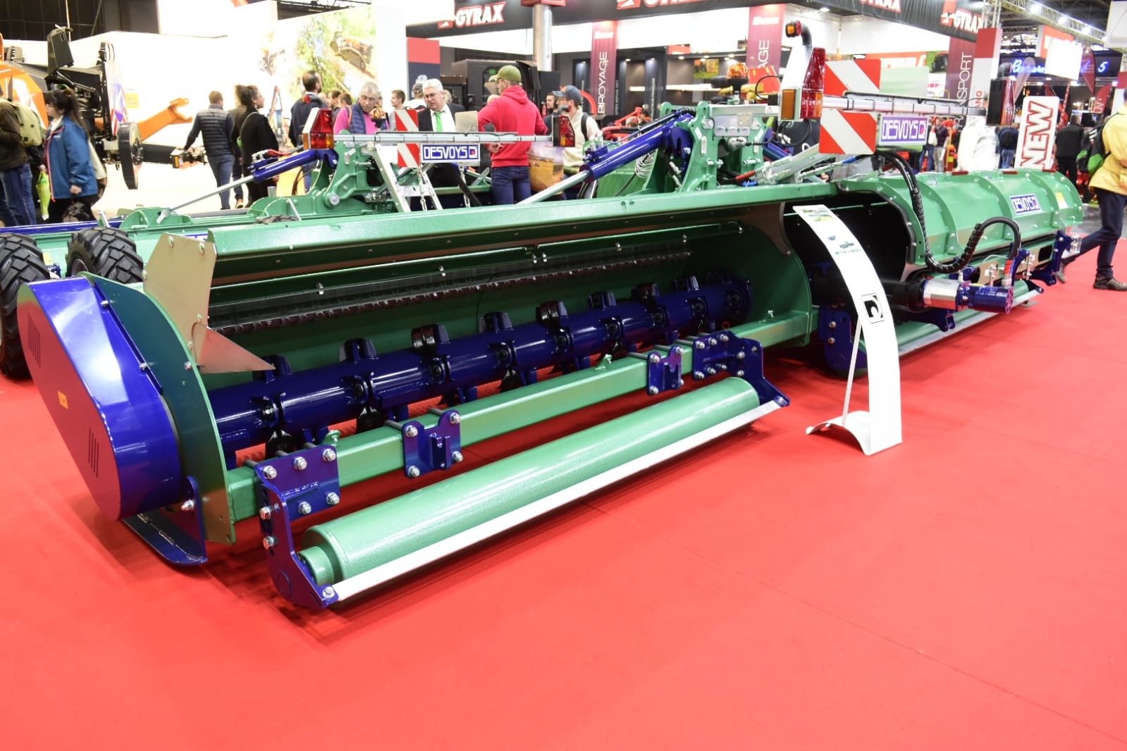 Sima 2022: Desvoys legt geklepeld gewas op een wiers | LandbouwMechanisatie