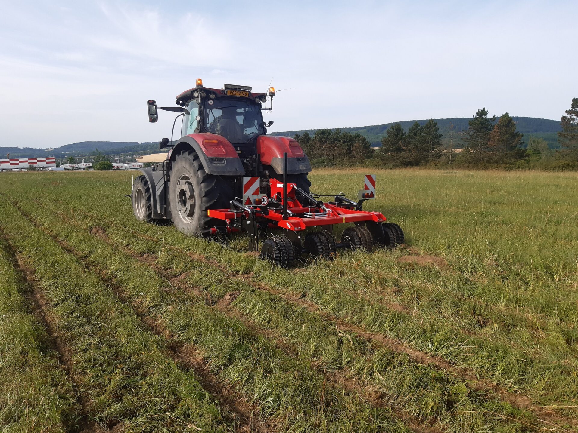 Talon Green graslandwoeler van SMS werkt 35 cm diep | Veehouderij Techniek