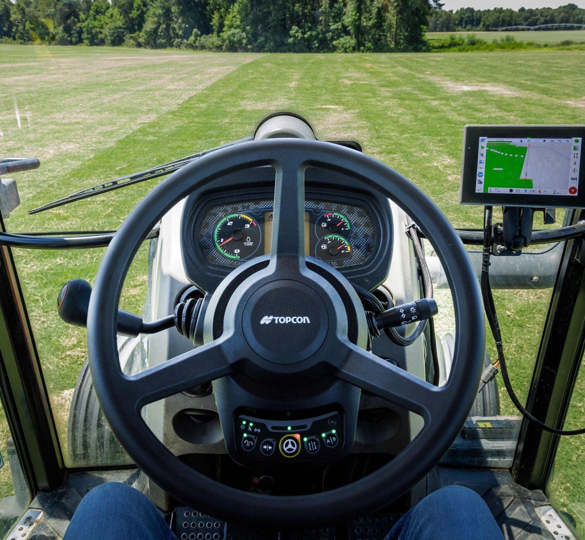Topcon lanceert automatisch stuursysteem voor kleinere trekkers | LandbouwMechanisatie