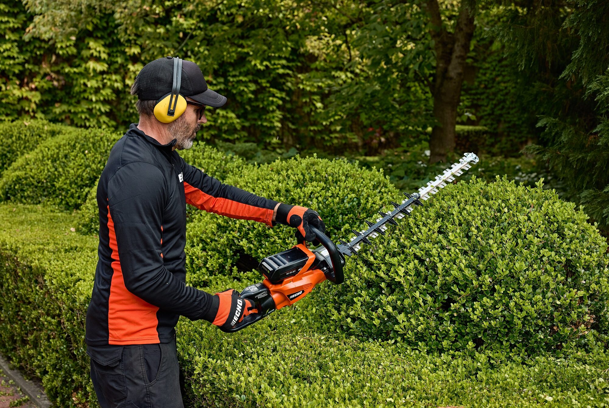 Twee nieuwe elektrische heggenscharen van Echo | Tuin en Park Techniek
