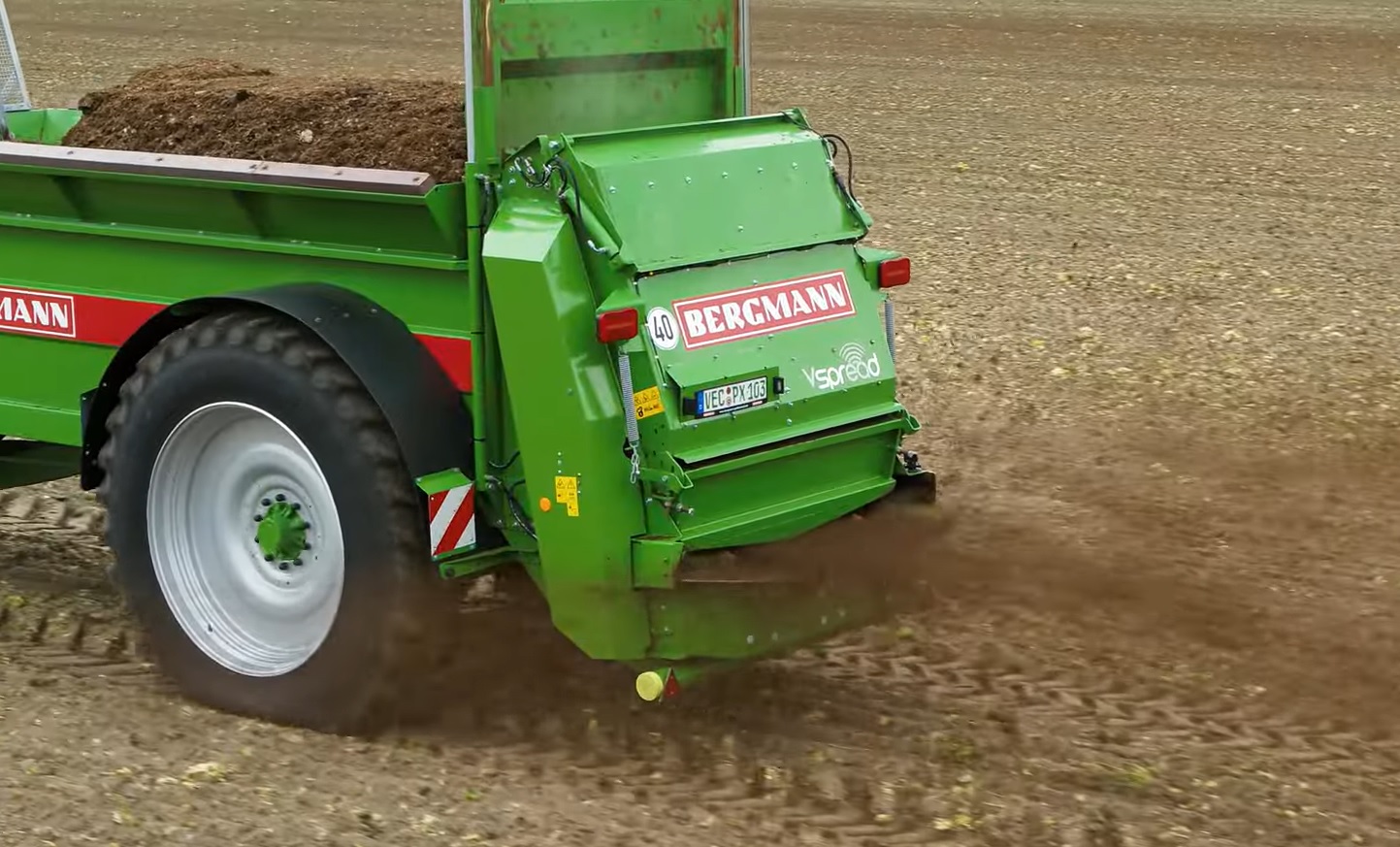V-spread op Bergmann TSW 2140 E | Veehouderij Techniek