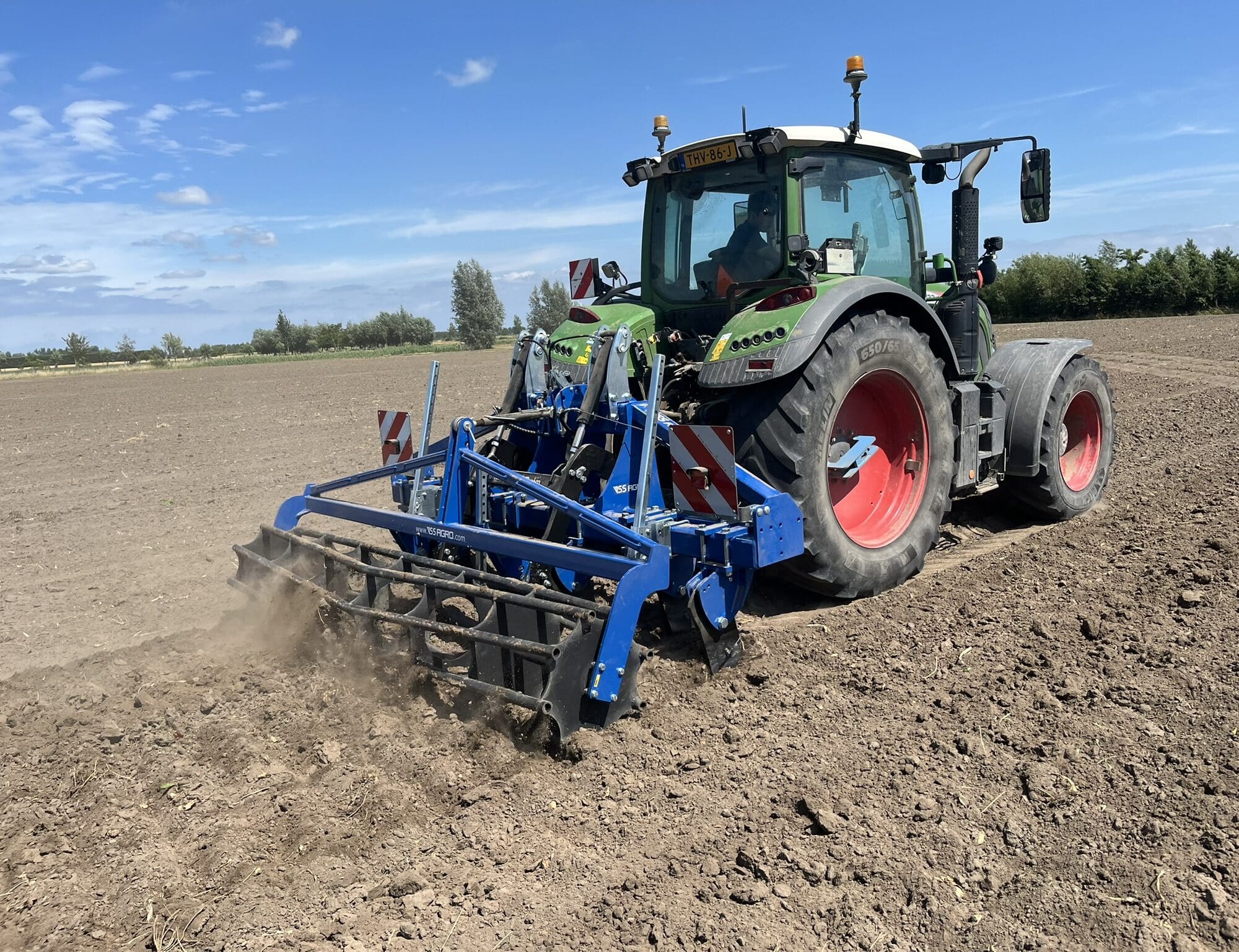 Verzwaarde voorzetwoeler van VSS Agro | LandbouwMechanisatie