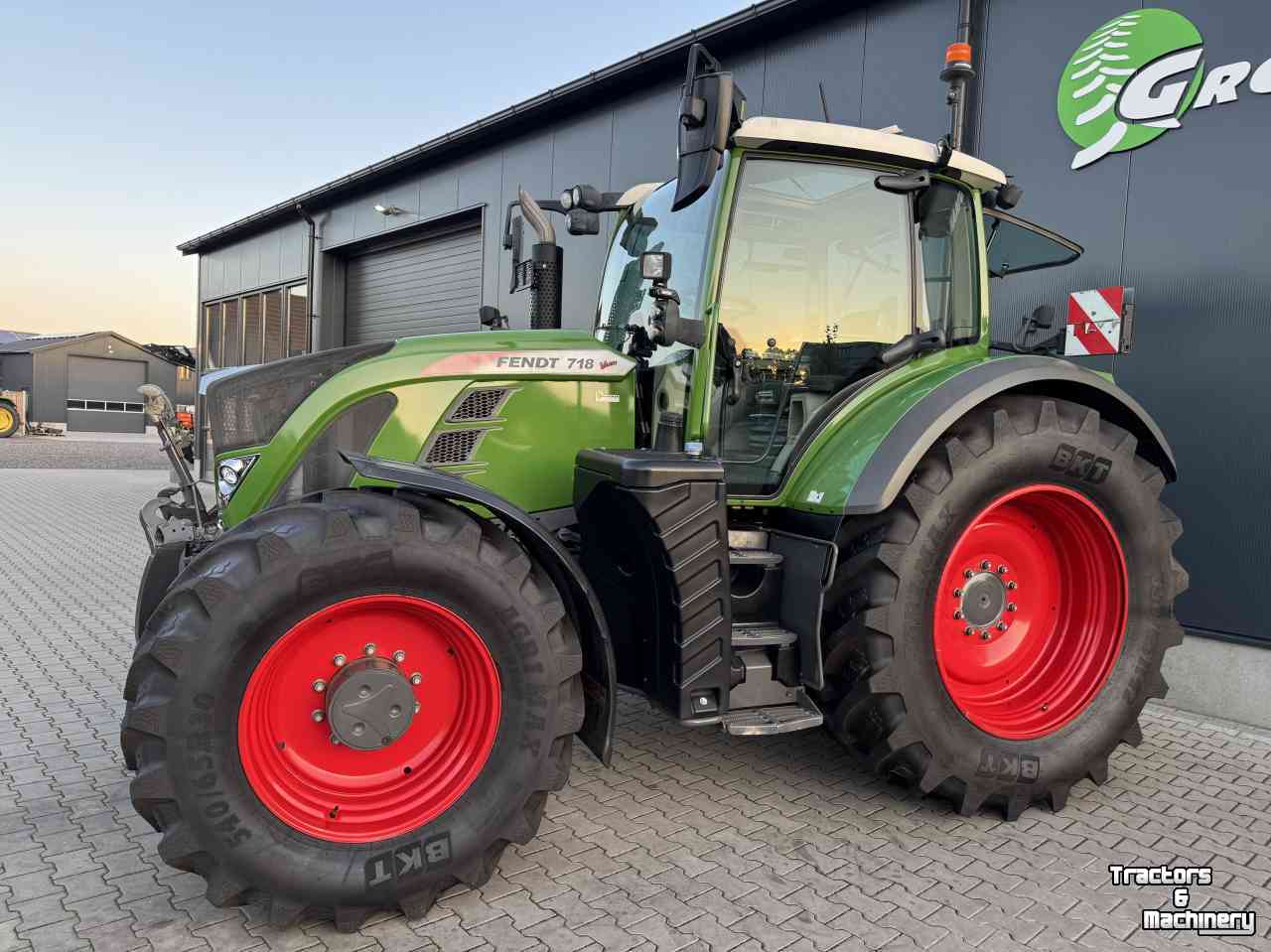 Tractor / Trekker Fendt 718 S4 power plus