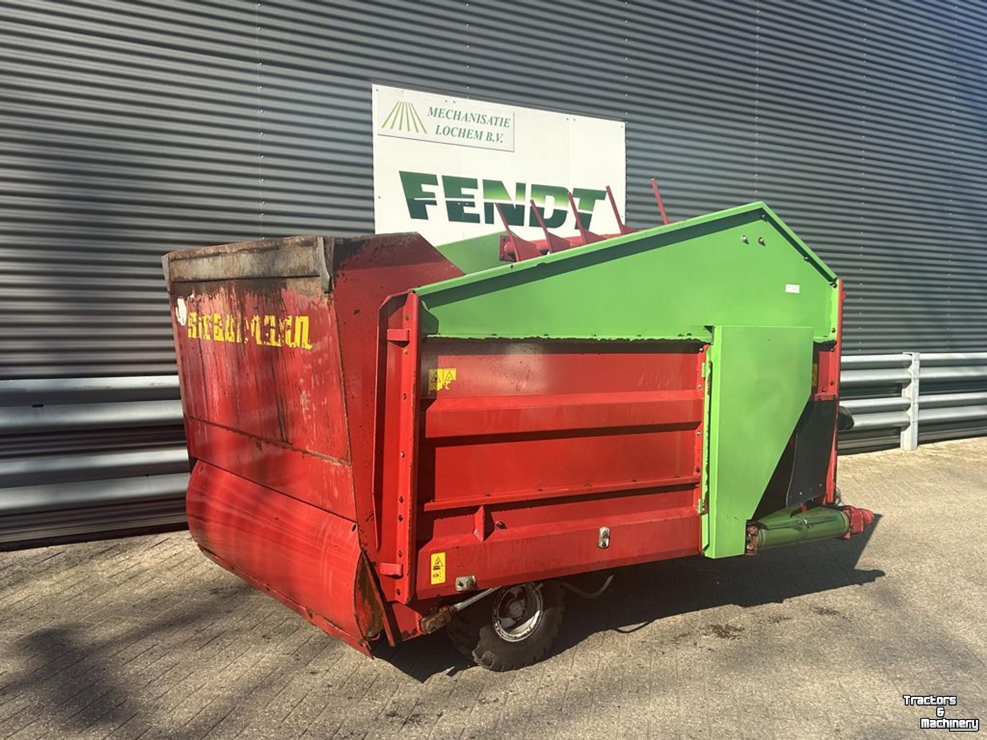 Voerverdeelwagen  / Voerdoseerwagen Strautmann BVW