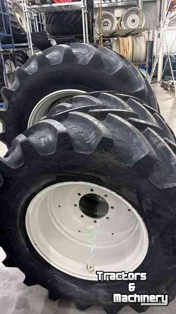 Wielen, Banden, Velgen & Afstandsringen BKT 710/60 R38 + 600/60 R28 op velg