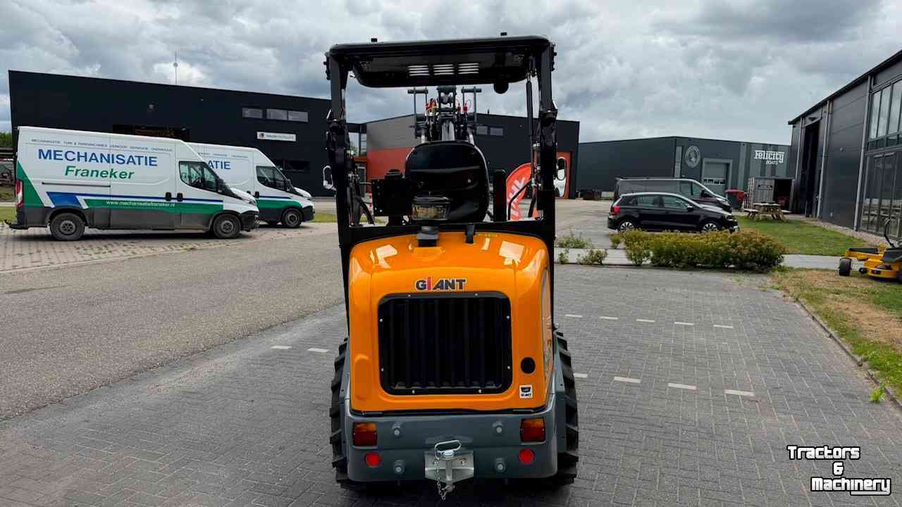 Shovel / Wiellader / Kniklader Giant G2500 HD X-tra