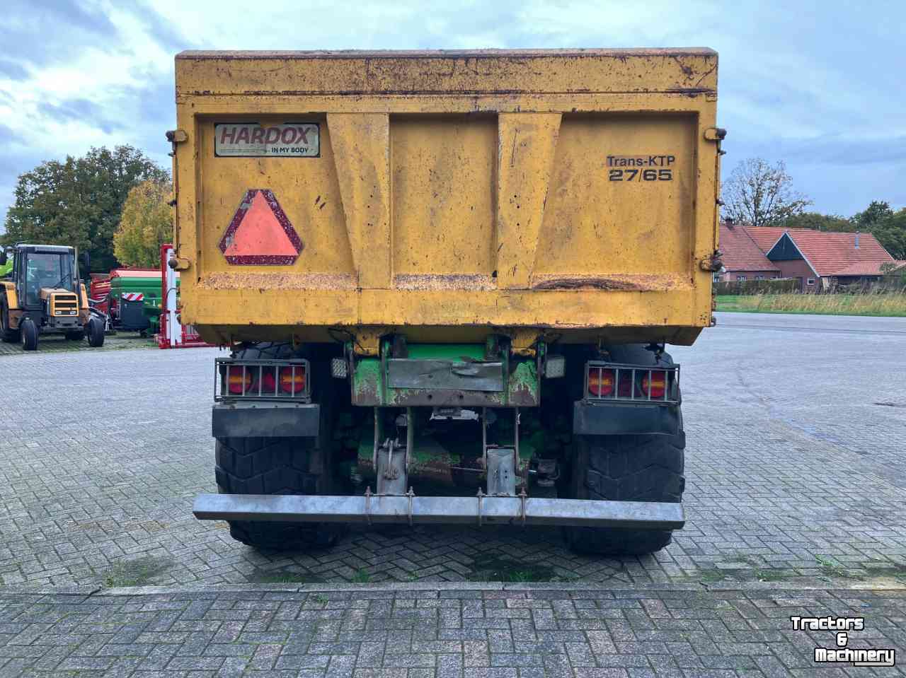 Gronddumper / Zandkipper / Grondverzetkipwagen / Dumper Joskin Tridem trans-KPT 27/65