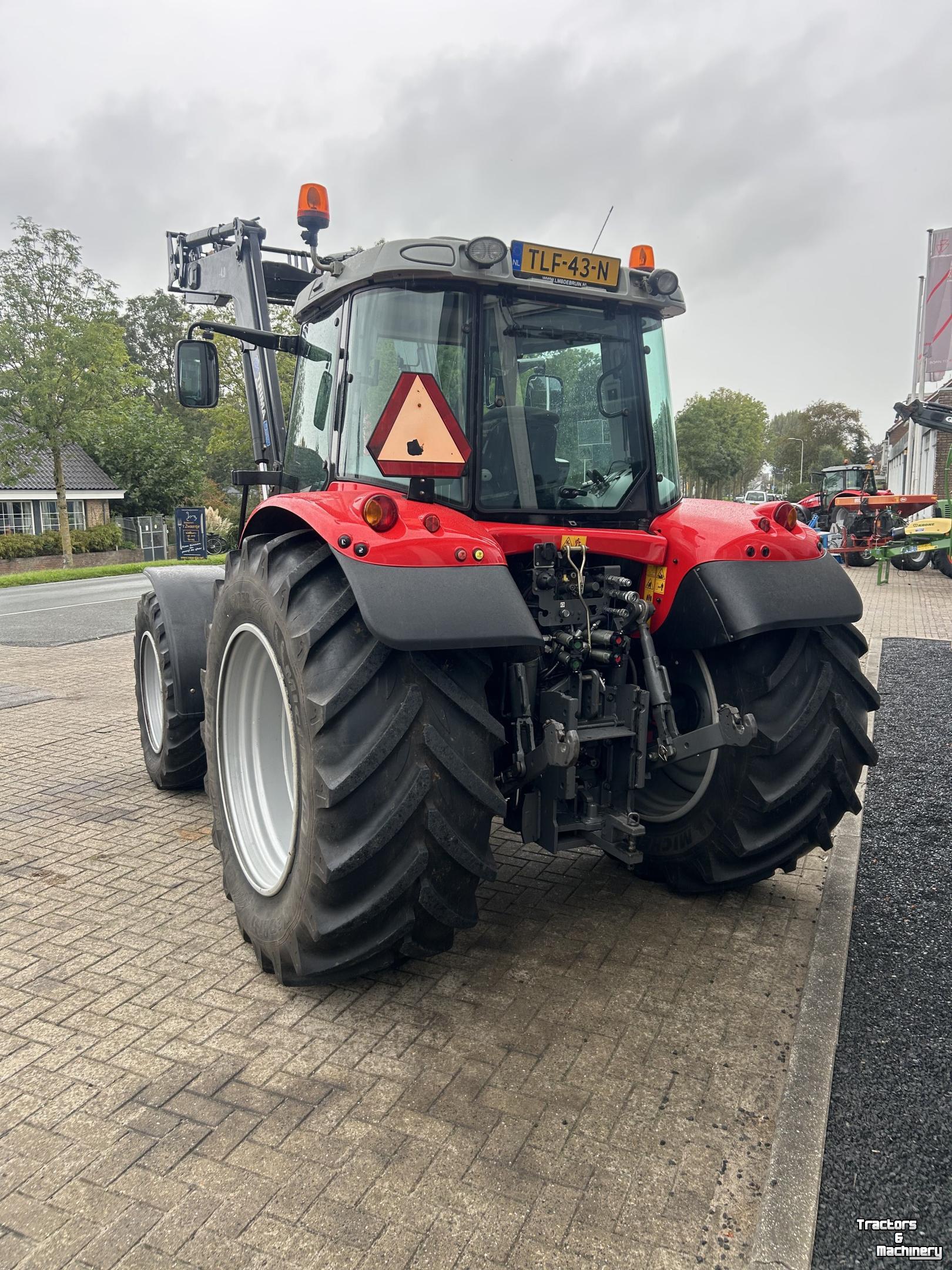 Tractor / Trekker Massey Ferguson 6455 DYNA6 T3