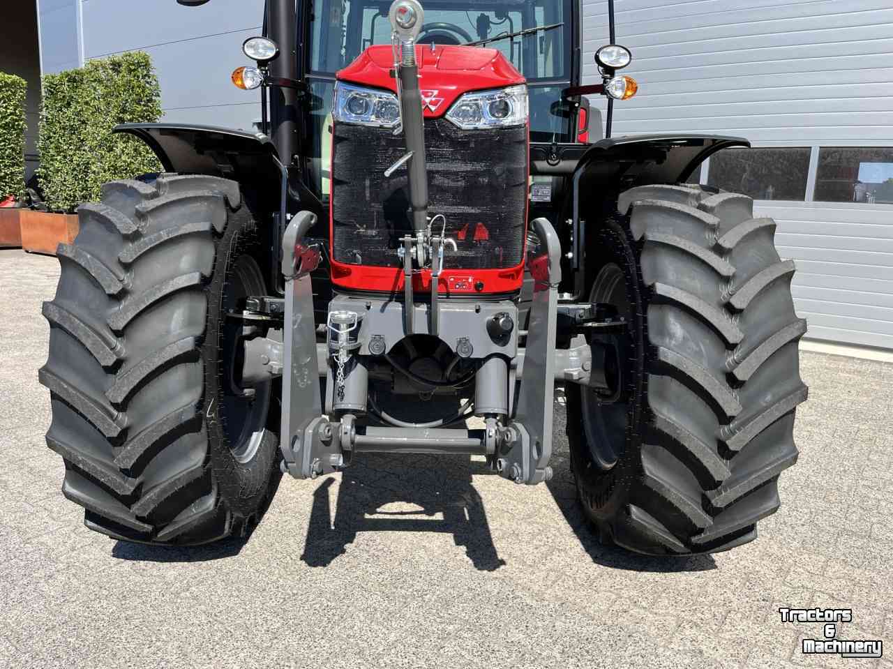 Traktoren Massey Ferguson 5711M Dyna 4