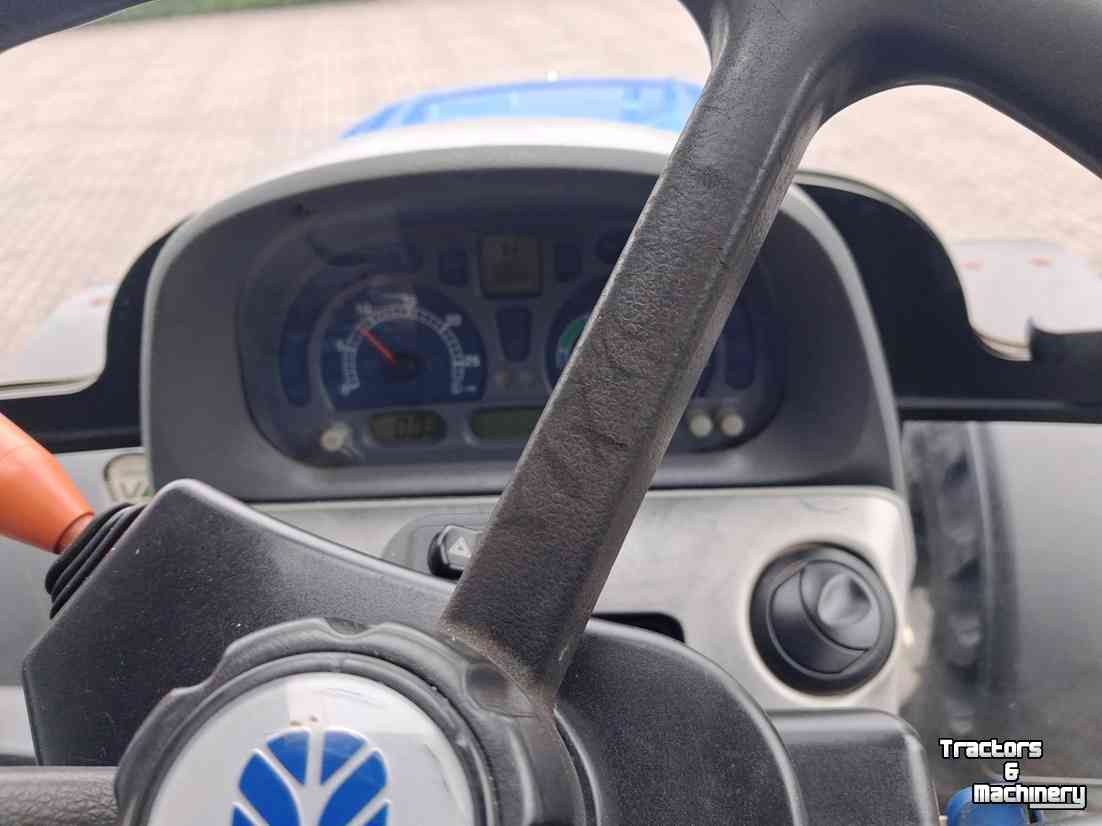Tractor / Trekker New Holland T6030 + fronthef