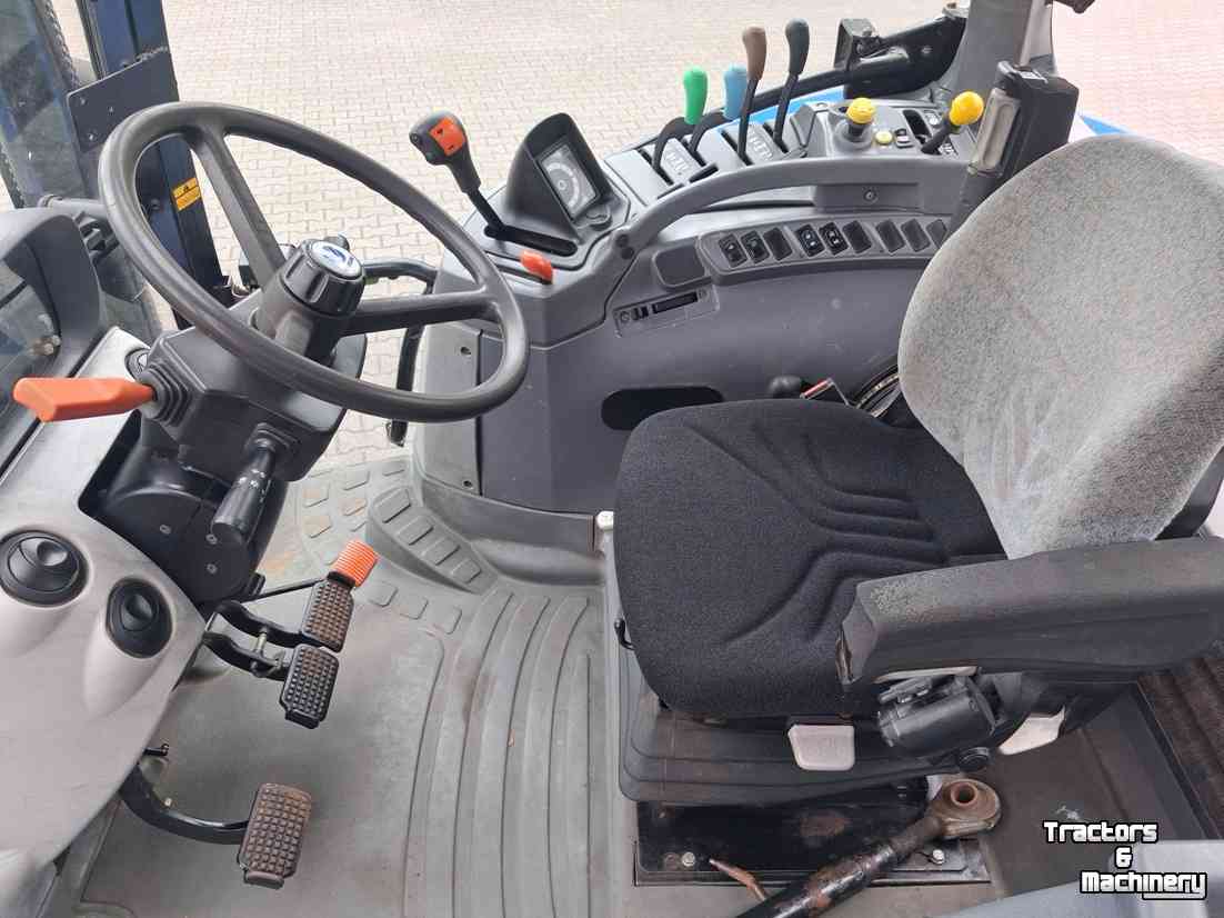 Tractor / Trekker New Holland T6030 + fronthef