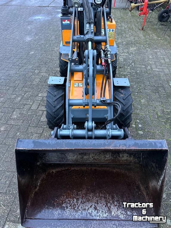 Shovel / Wiellader / Kniklader Giant D254SW