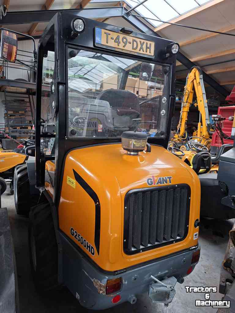 Shovel / Wiellader / Kniklader Giant G2500HD