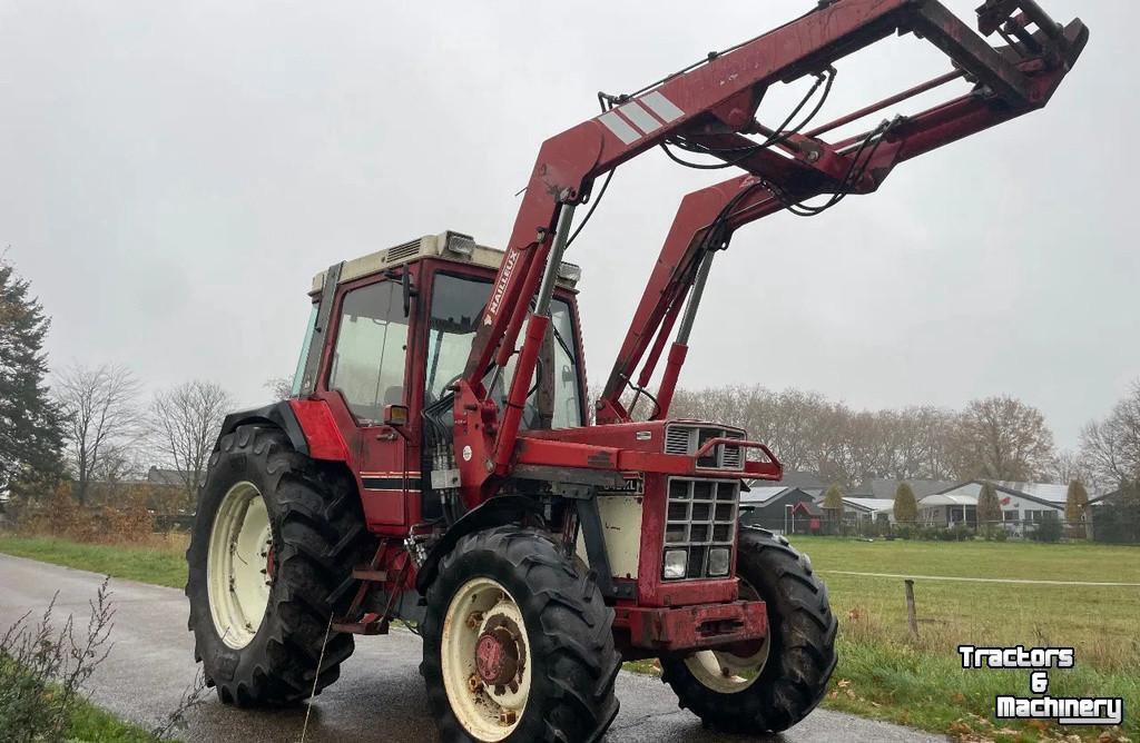 Tractor / Trekker Case-IH IH 845 XL met voorlader MARGE