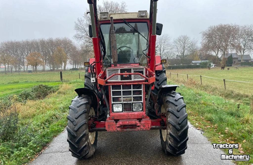 Tractor / Trekker Case-IH IH 845 XL met voorlader MARGE