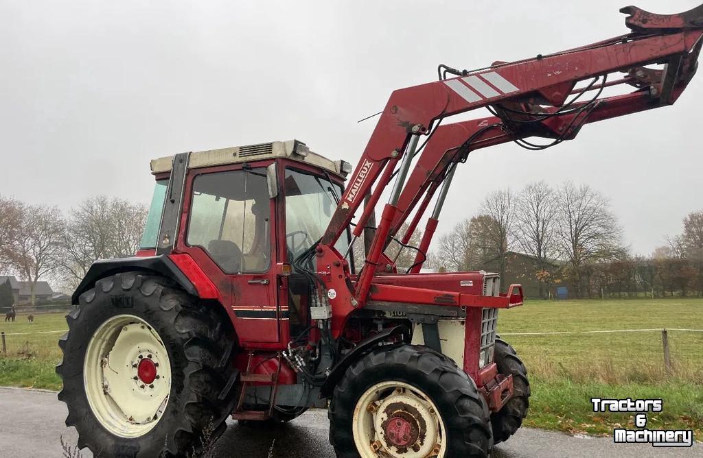 Tractor / Trekker Case-IH IH 845 XL met voorlader MARGE