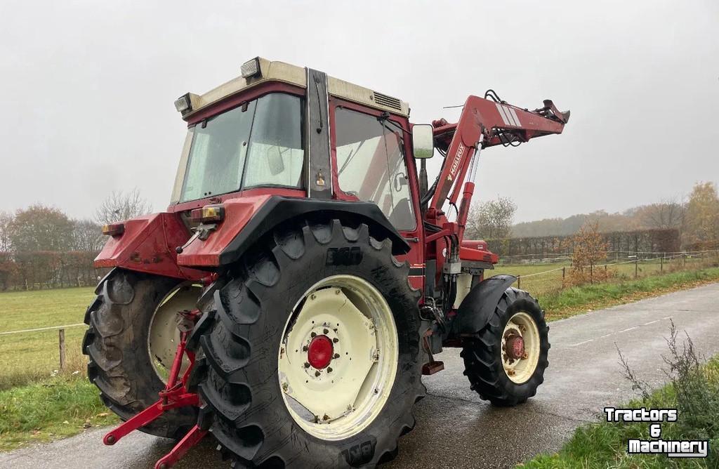 Tractor / Trekker Case-IH IH 845 XL met voorlader MARGE