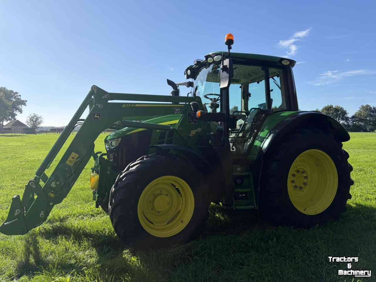 Tractor / Trekker John Deere 6120M