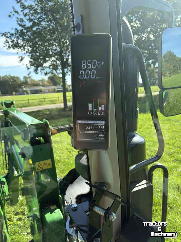 Tractor / Trekker John Deere 6120M