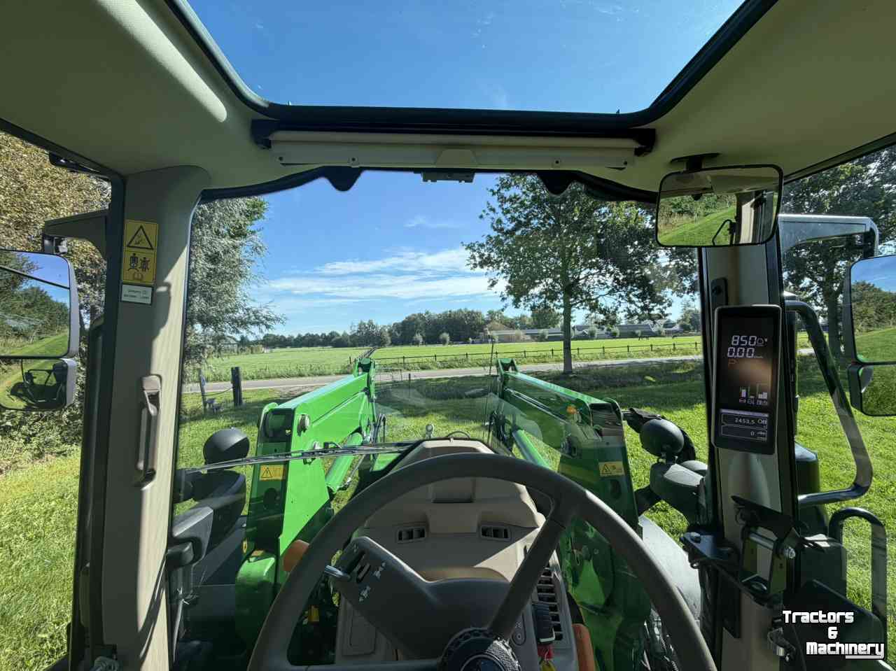 Tractor / Trekker John Deere 6120M
