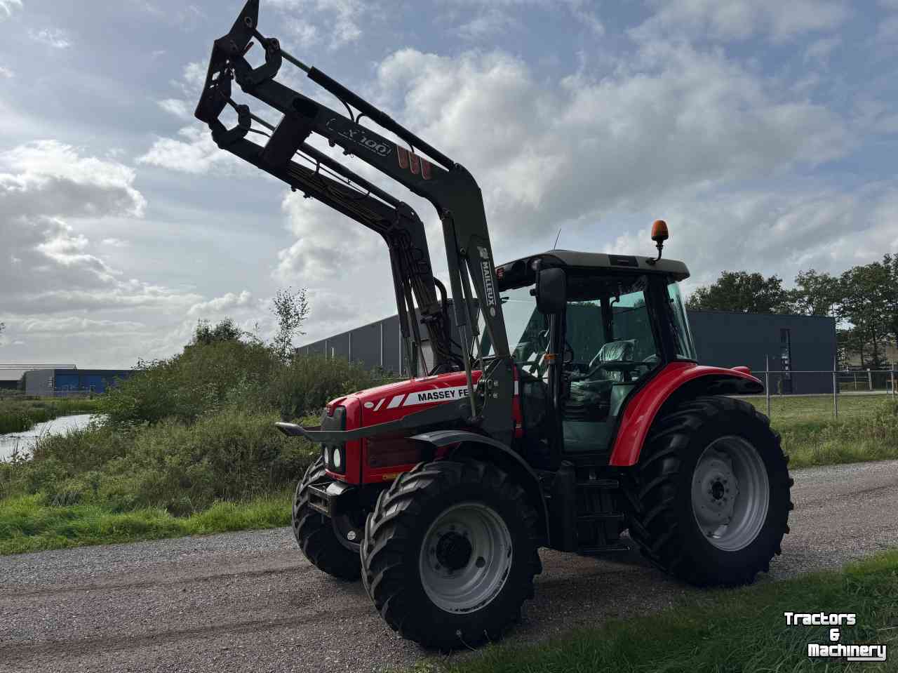 Tractor / Trekker Massey Ferguson 5435 Speedshift Tractoren