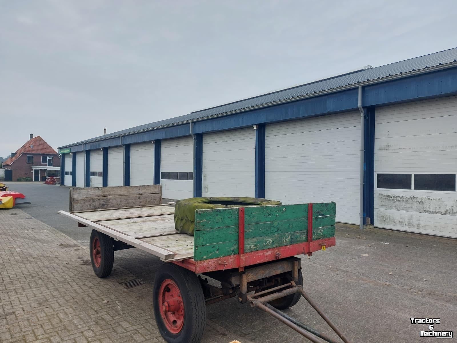 Kipper / Kiepwagen / Landbouwkipper  Plattewagen/aanhanger