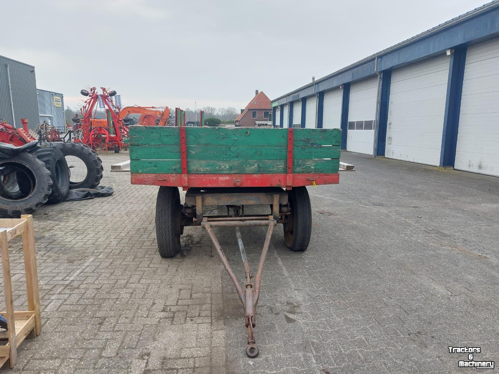 Kipper / Kiepwagen / Landbouwkipper  Plattewagen/aanhanger