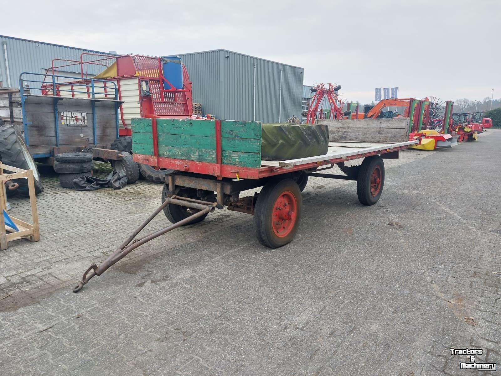 Kipper / Kiepwagen / Landbouwkipper  Plattewagen/aanhanger