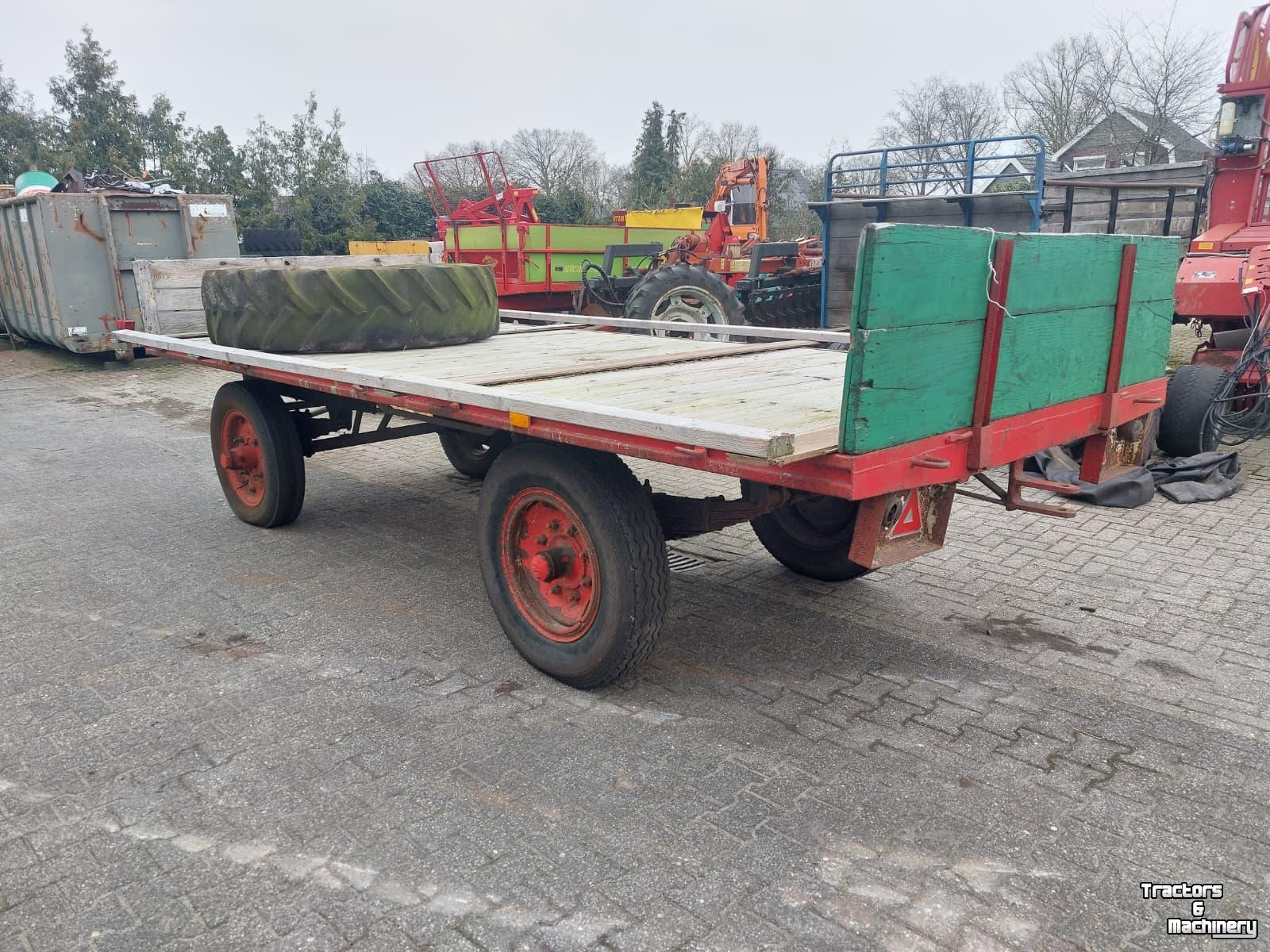 Kipper / Kiepwagen / Landbouwkipper  Plattewagen/aanhanger