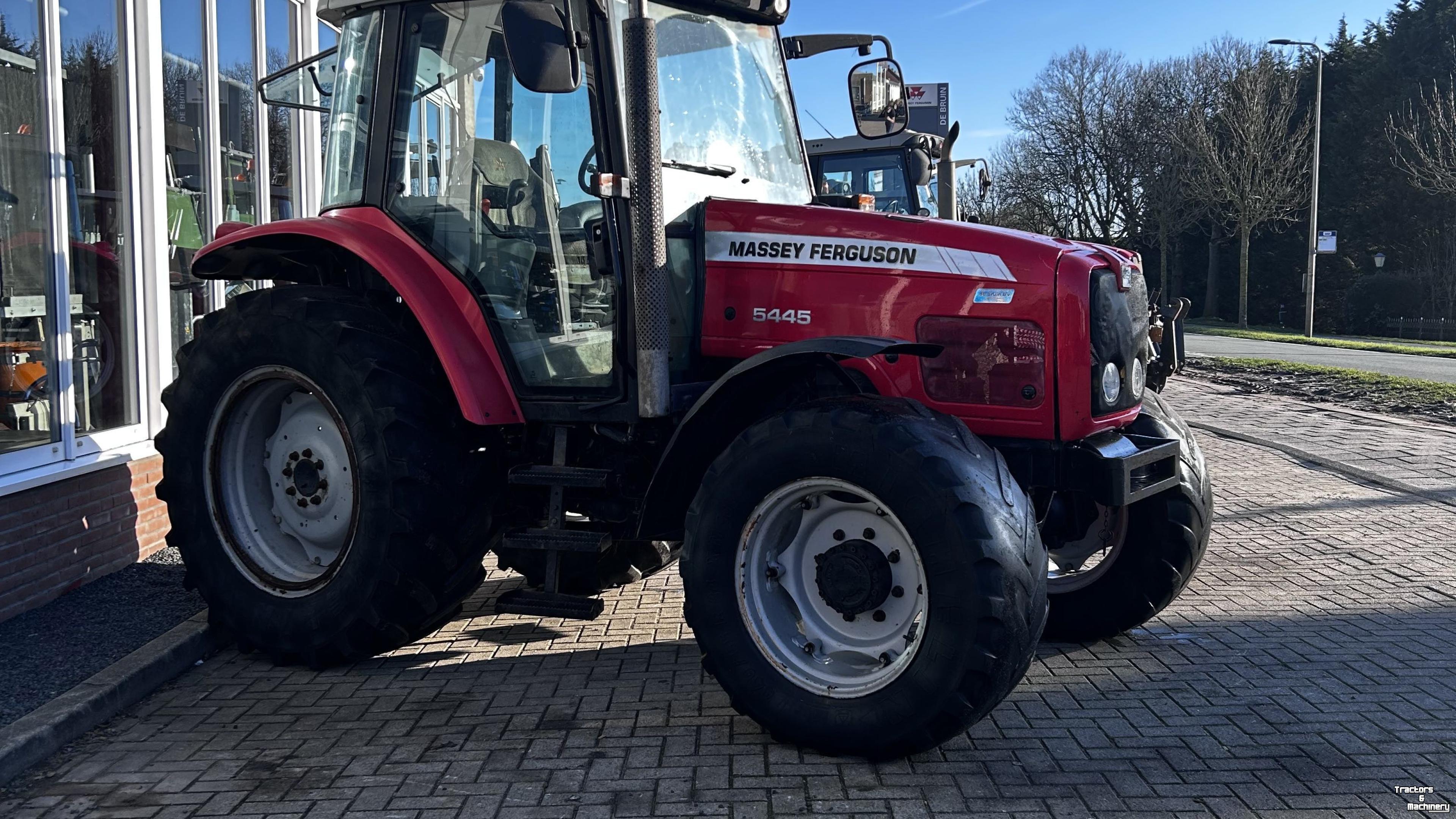 Tractor / Trekker Massey Ferguson 5445-4 DYNASHIFT