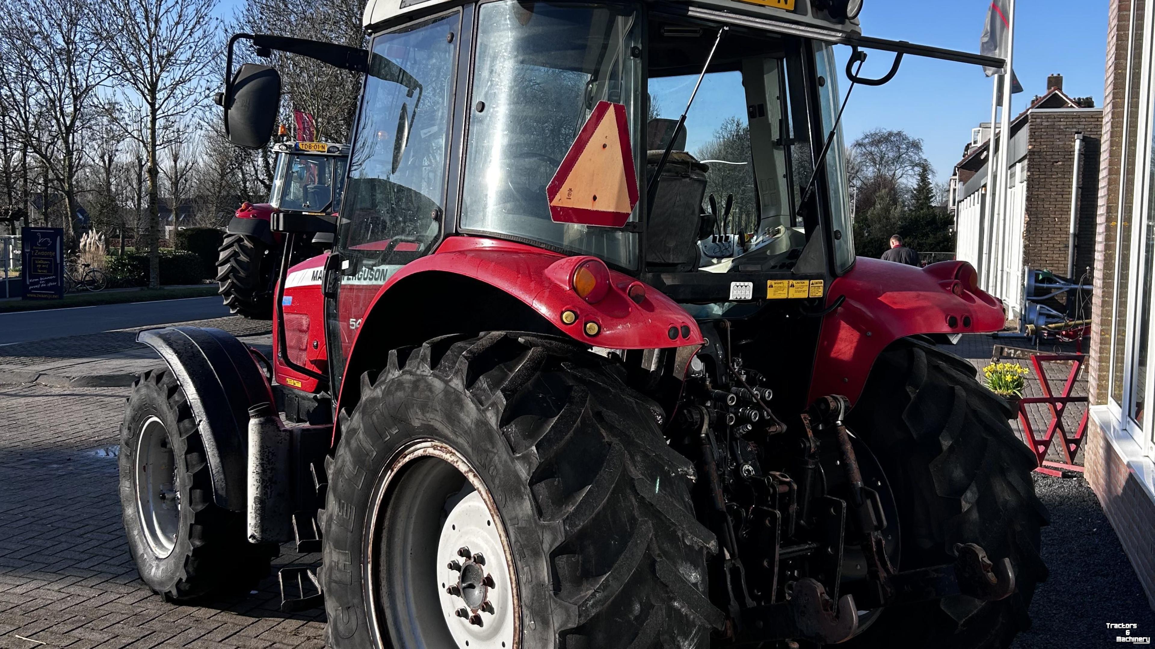 Tractor / Trekker Massey Ferguson 5445-4 DYNASHIFT
