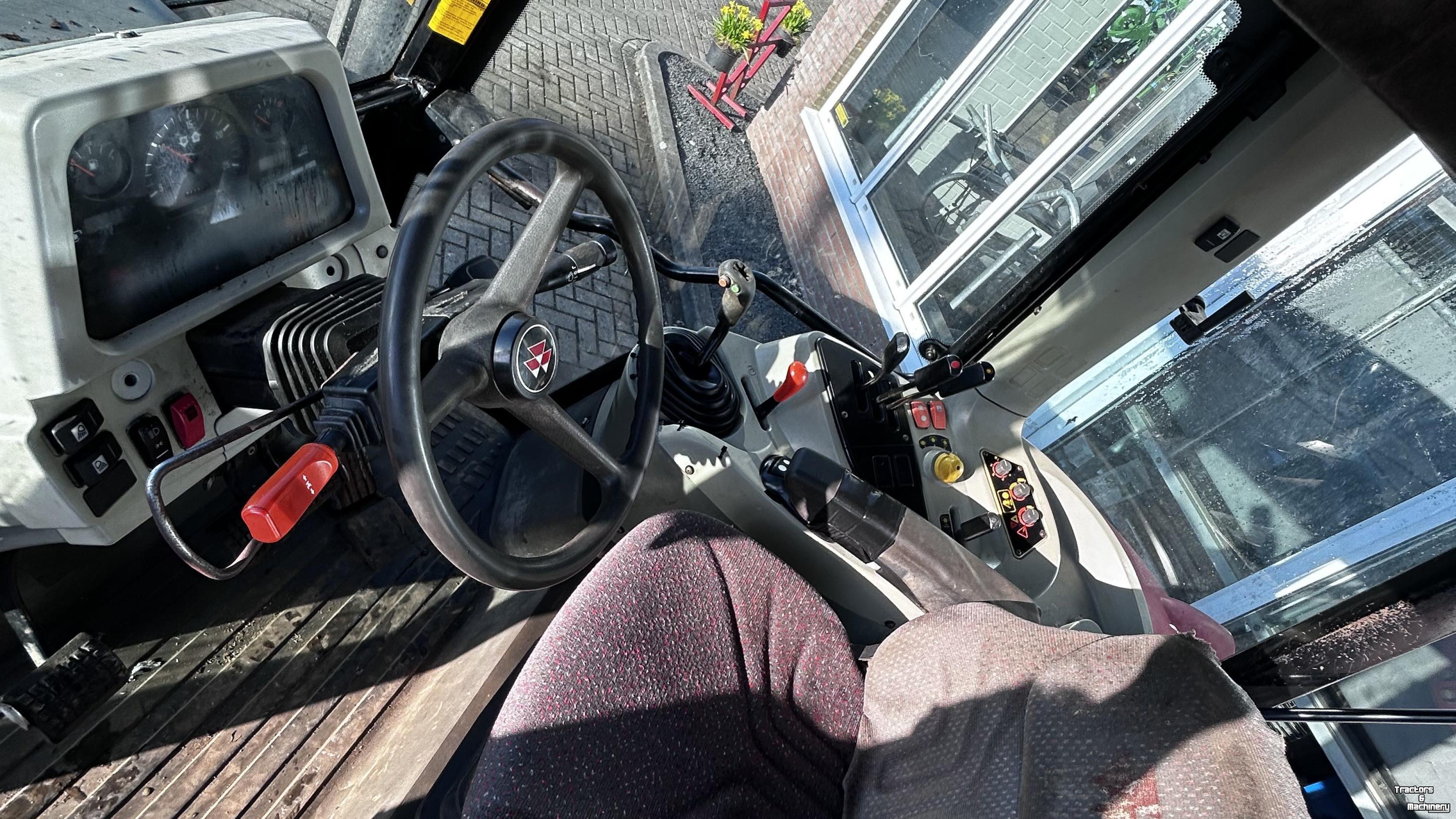 Tractor / Trekker Massey Ferguson 5445-4 DYNASHIFT