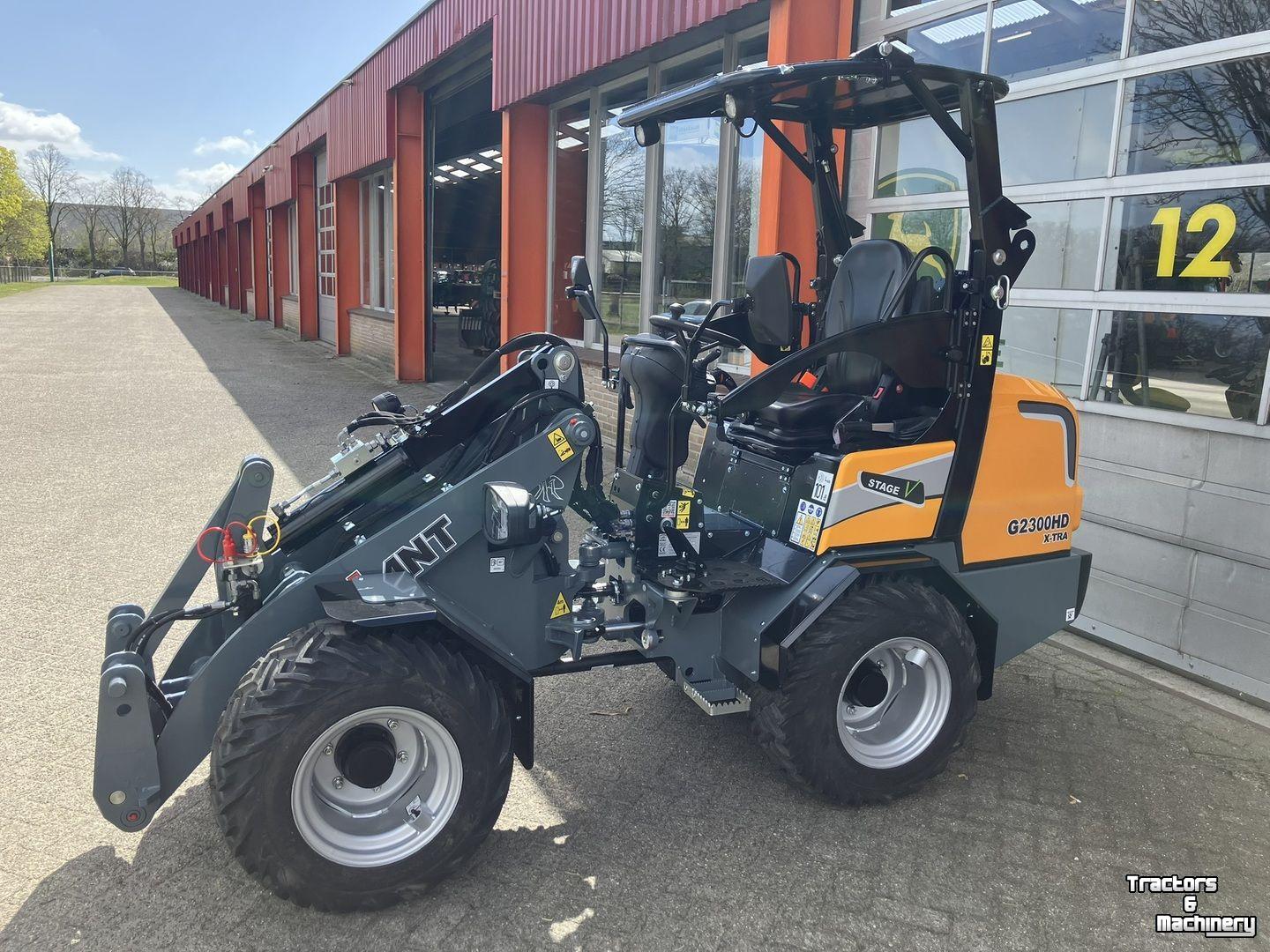 Shovel / Wiellader / Kniklader Giant G2300 X-tra HD