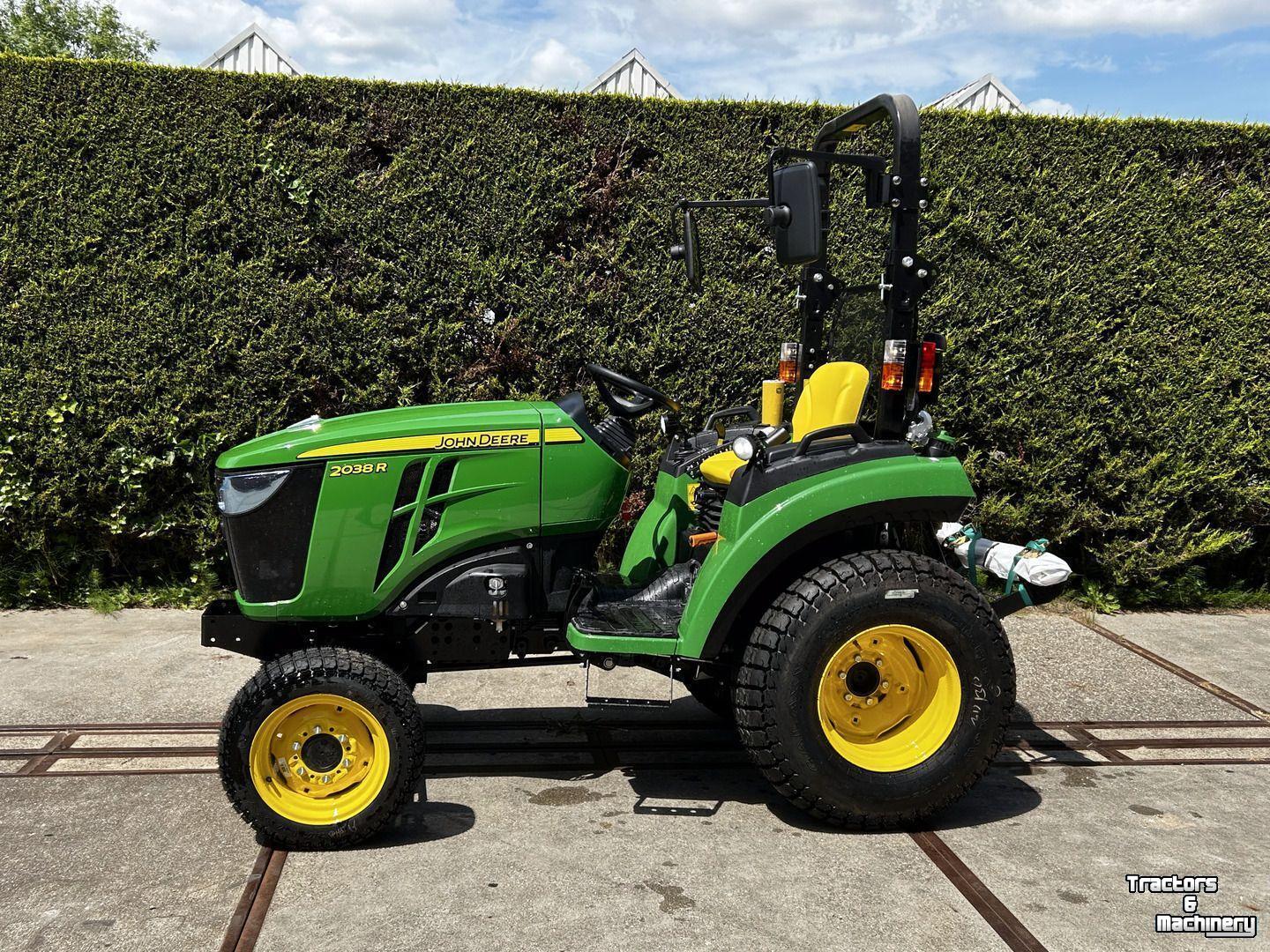 Smalspoor tractor John Deere 2032R