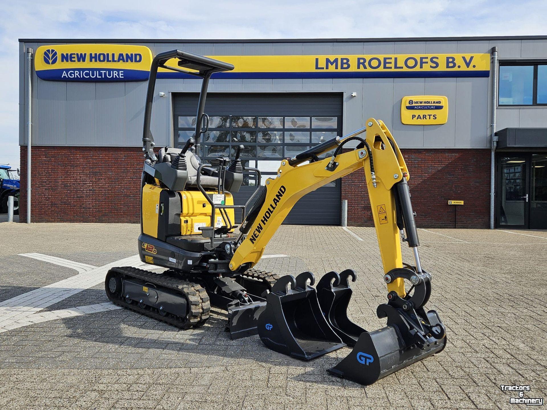 Mini-graver / Mini-graafmachine New Holland E12D Rops