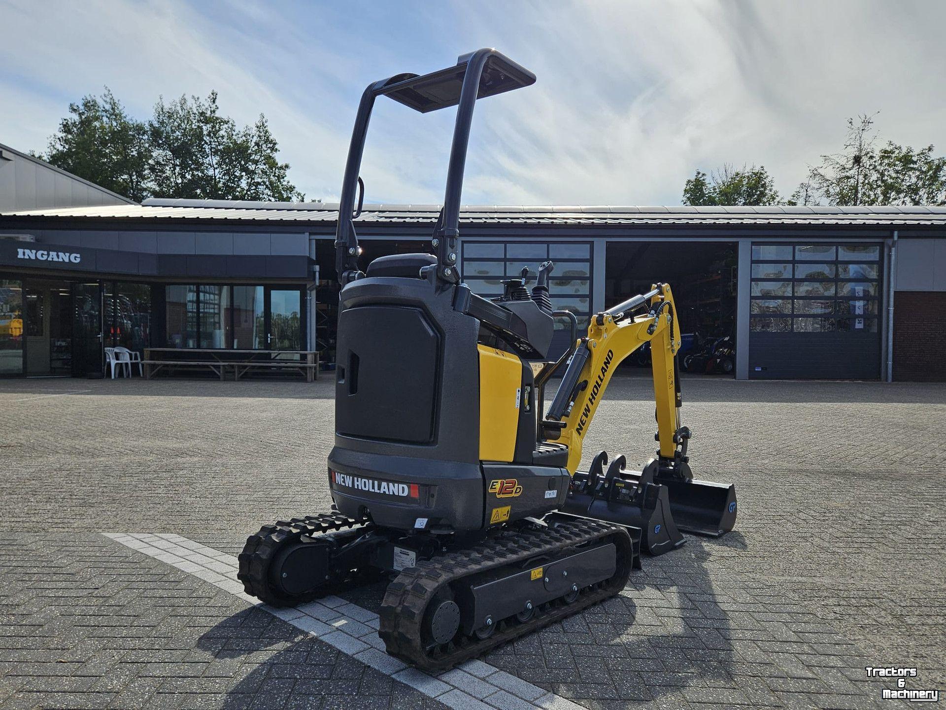 Mini-graver / Mini-graafmachine New Holland E12D Rops