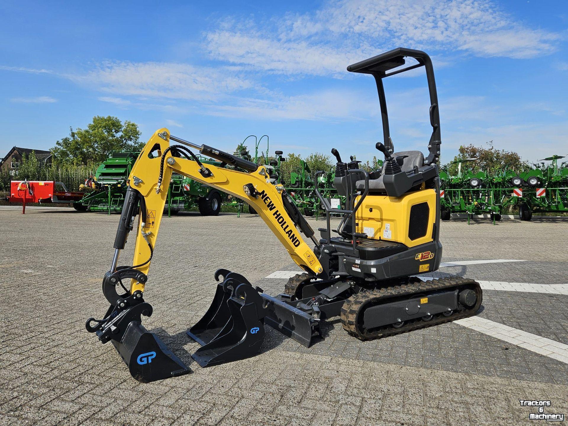 Mini-graver / Mini-graafmachine New Holland E12D Rops