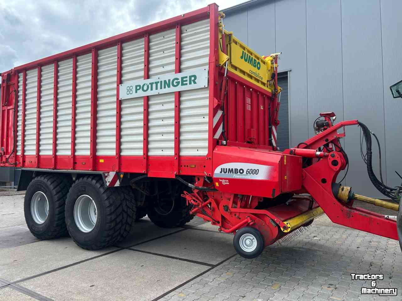 Opraapwagen Pottinger Jumbo 6000L Combiline. Gedwongen gestuurd