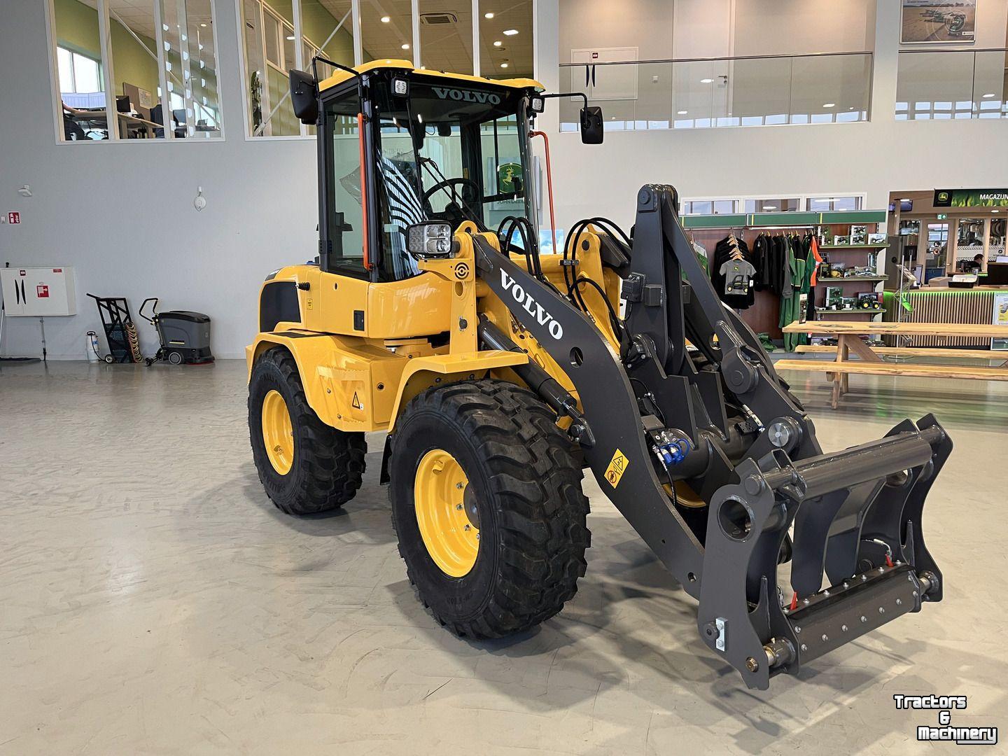 Shovel / Wiellader / Kniklader Volvo L35HT