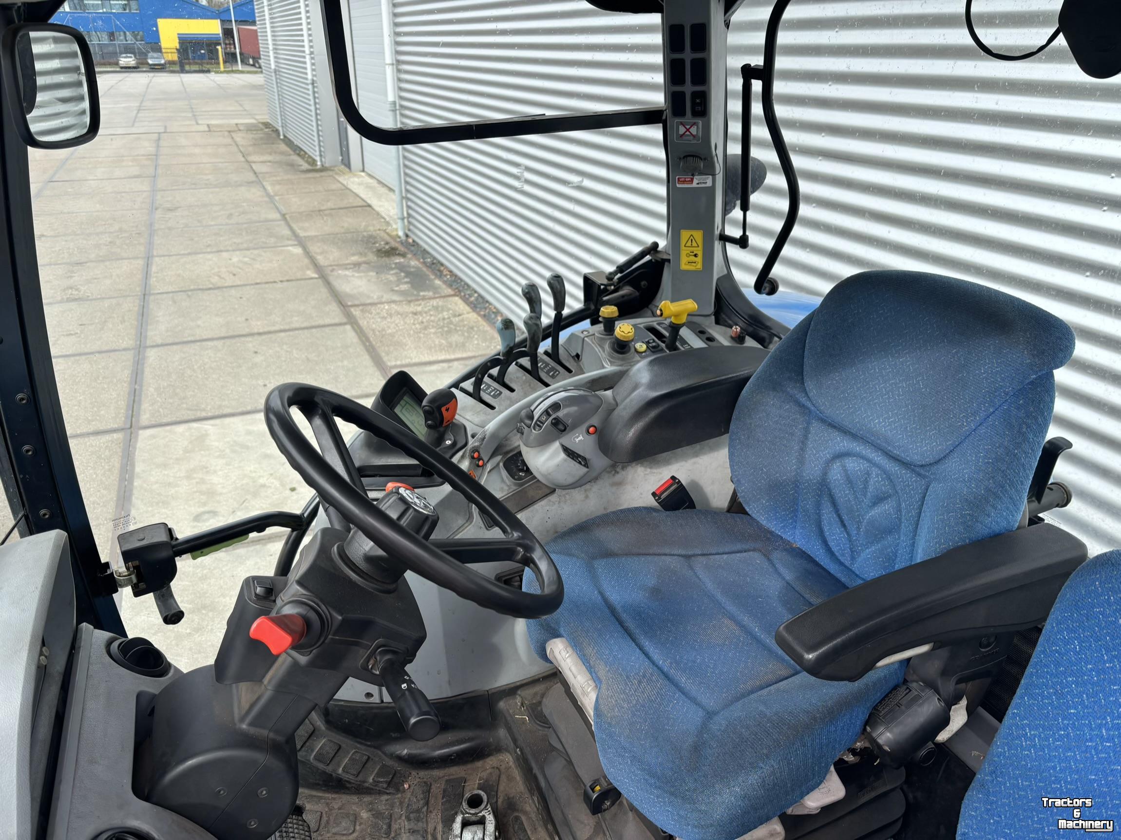 Tractor / Trekker New Holland T6050