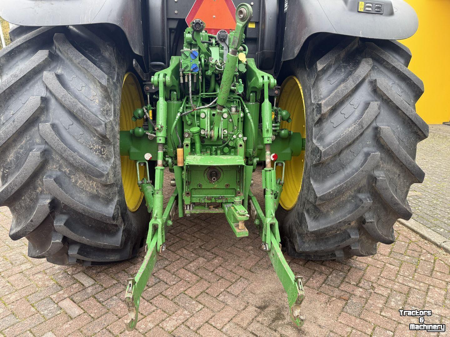 Tractor / Trekker John Deere 6210R