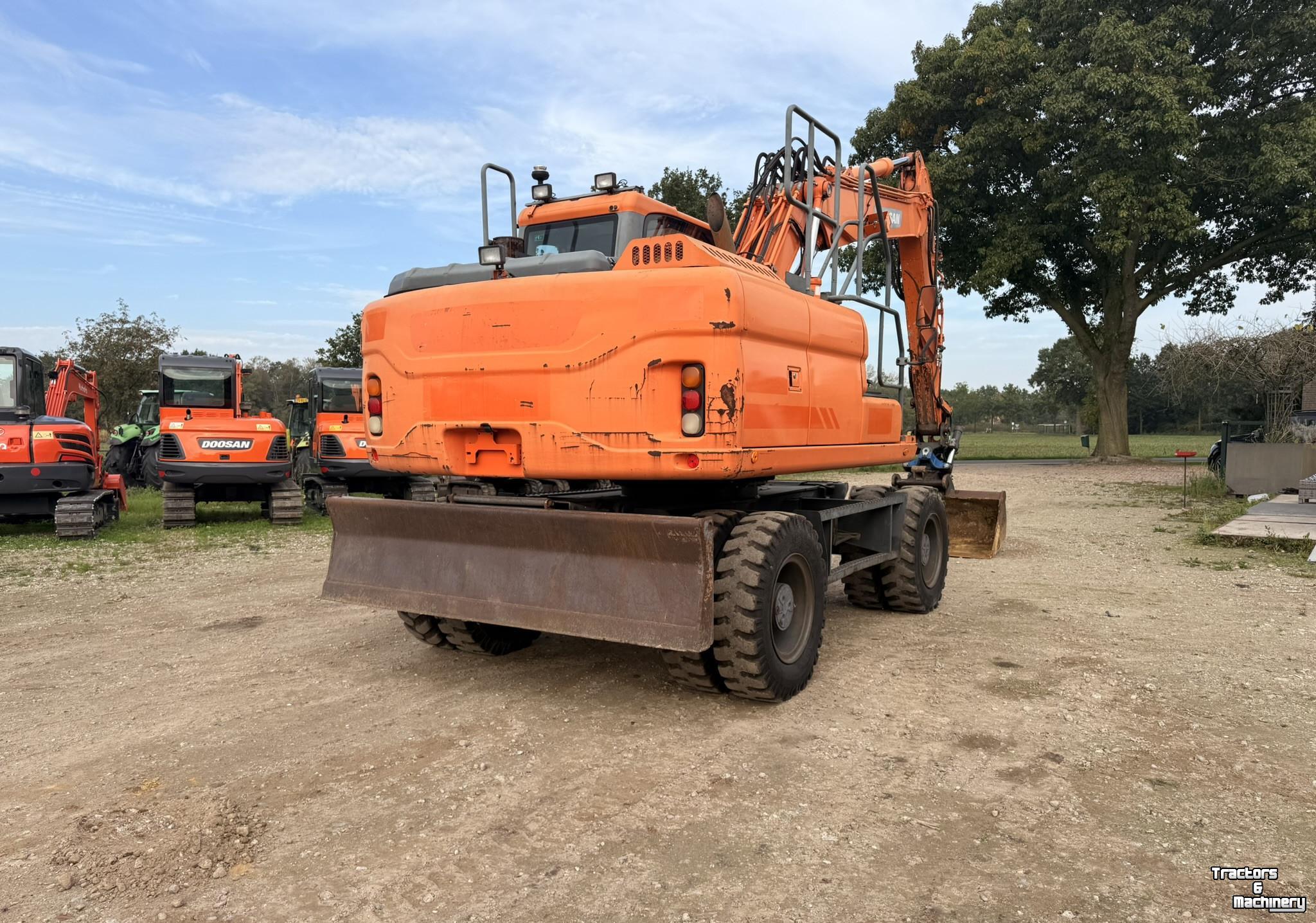 Graafbakken Doosan DX140W-3