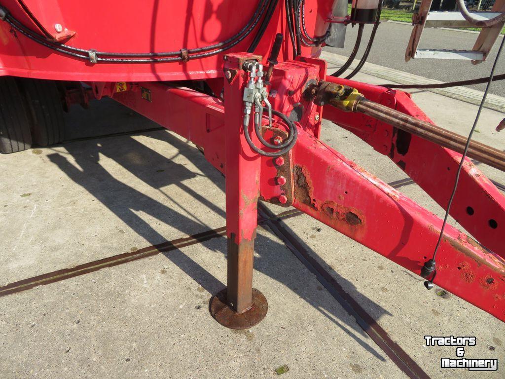 Voermengwagen Vertikaal Peecon VMW 320 voermengwagen