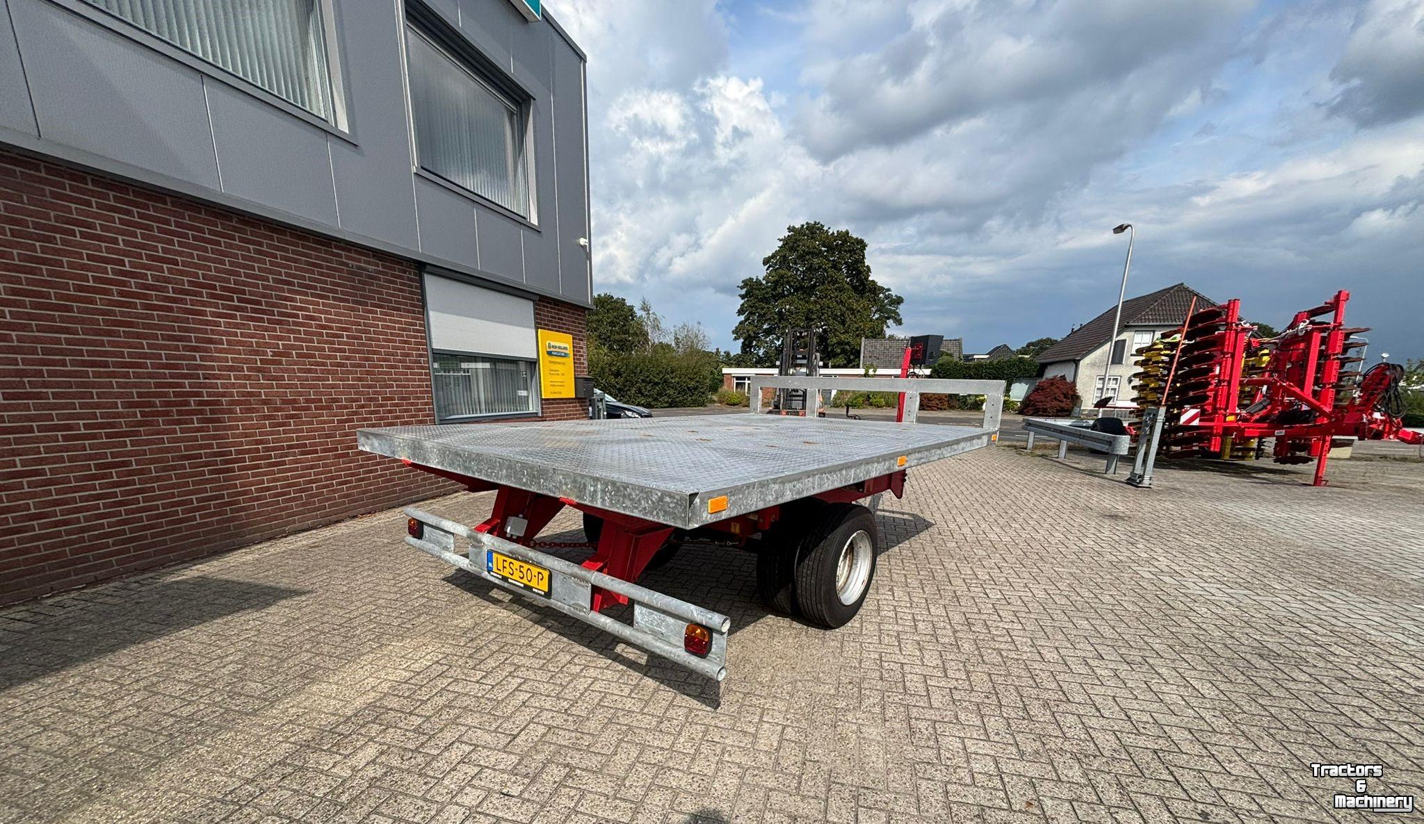 Kipper / Kiepwagen / Landbouwkipper  Plattewagen met weeginrichting